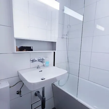 아파트 Urban Oasis With Queen Bed And View Be-38 취리히